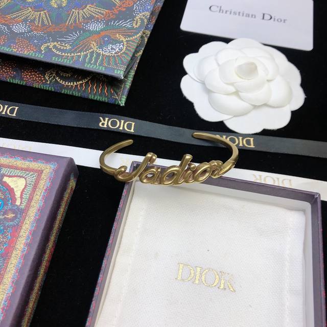 Dior Dior new product release Jadior series letter brand bracelet is super beaut