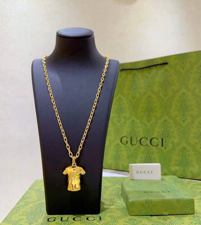 New product release. The latest model of Gucci necklace. The chain is of a highe