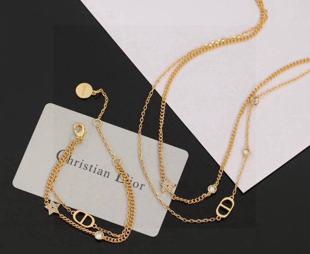 Dior's new light luxury niche temperament double-layer bracelet Simple, stylish