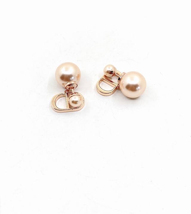 Daor latest pink gold pearl earrings of the same size Zp brass material