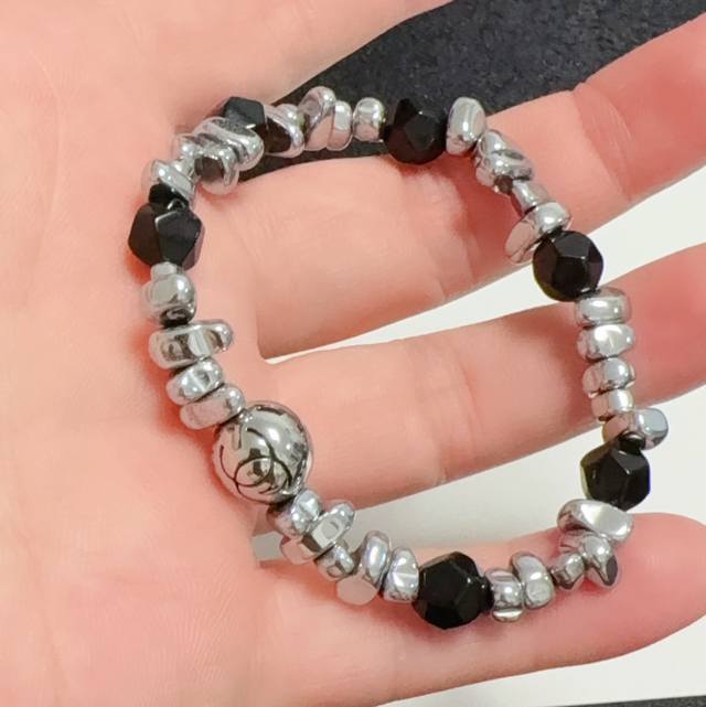 Chanel double C high-grade silver bracelet with natural agate. Classic and hot h