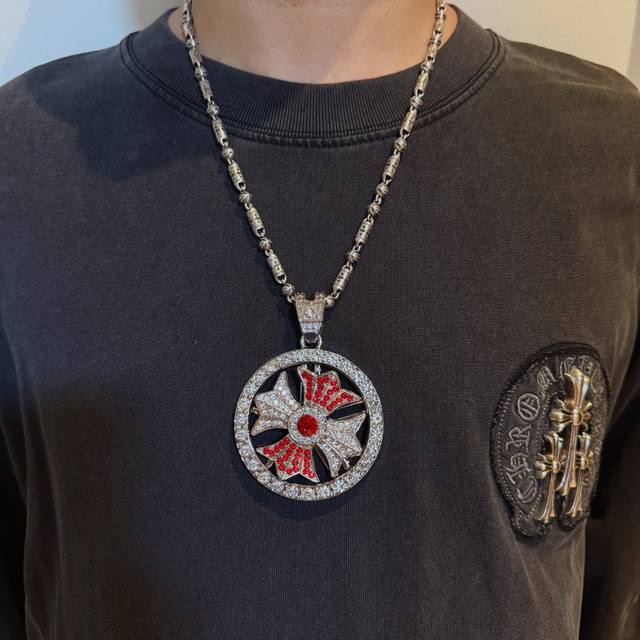 new counter quality Chrome Hearts multi-element dynamic cross necklace with conc
