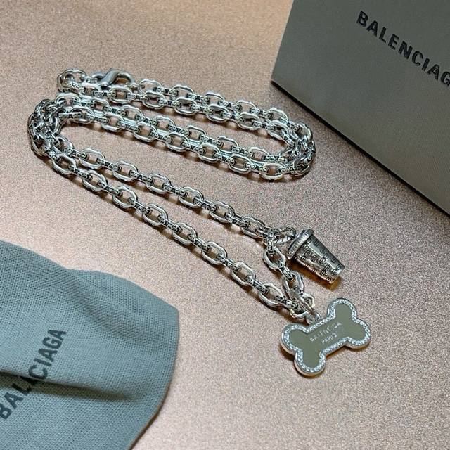 Original goods New product Balenciaga necklace Balenciaga new necklace counter c