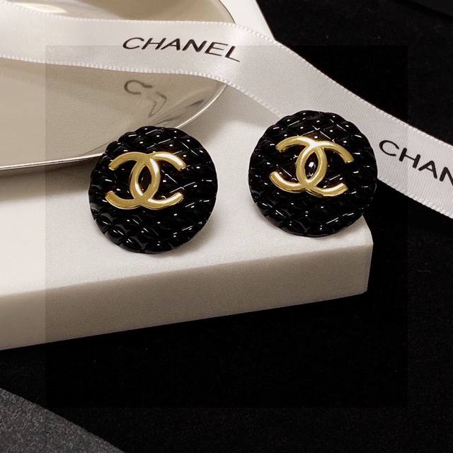 Chanel double C black diamond earrings are super exquisite and of moderate size.