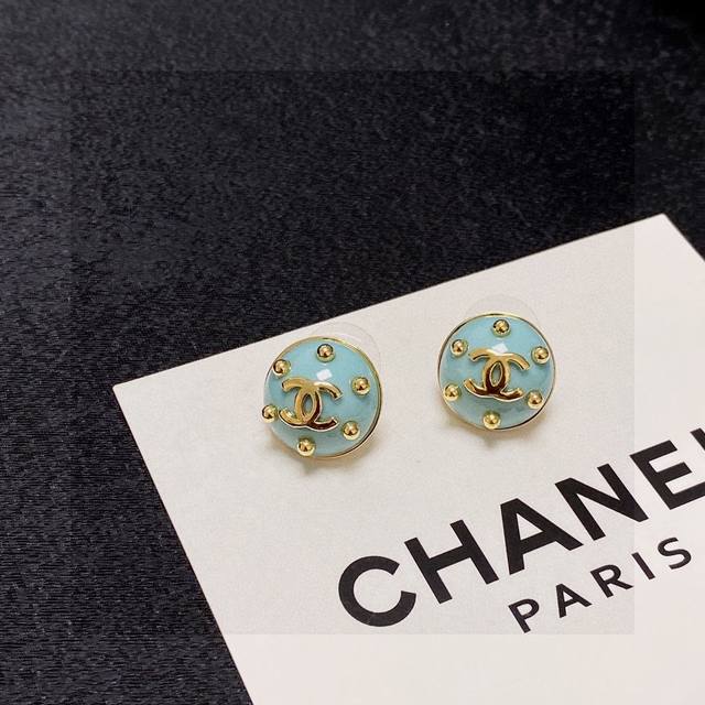 Chanel Xiaoxiang Double C simple earrings This earring is really super beautiful