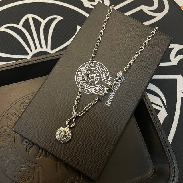 New counter quality Chrome Hearts classic retro dice letter necklace gourd penda