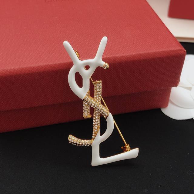 No. Yxz0008 Yvessaintlauren* latest white oil drop brooch consistent Zp brass ma