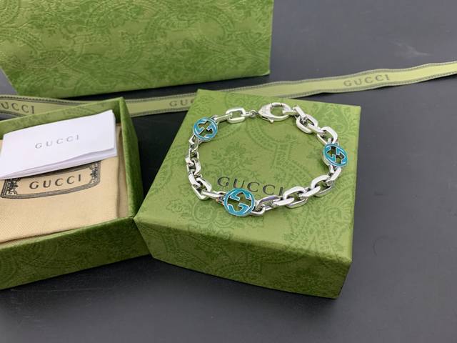 Arrived! Gucci new green enamel interlocking double G bracelet Available Length: