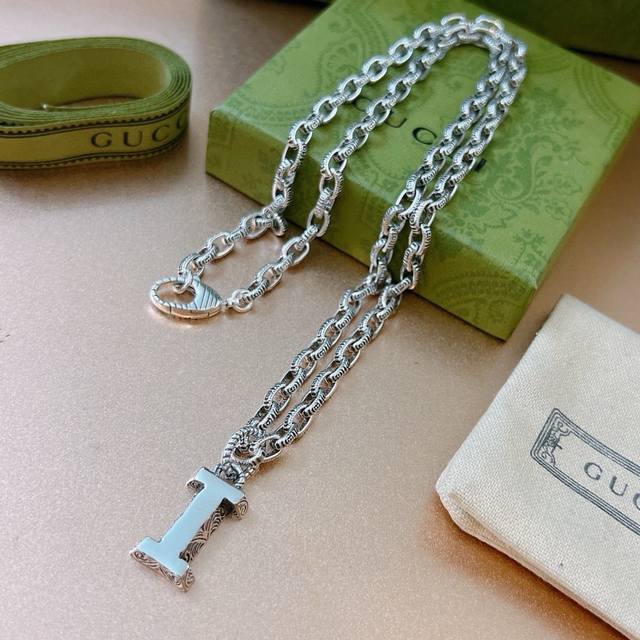 The first choice for Douyin to sell goods is the latest Gucci necklace in 2025.
