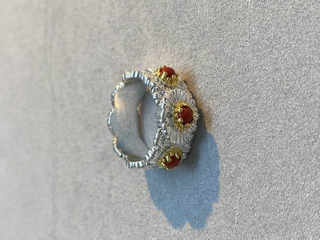 V gold material matching version Seiko Buccellati red agate gemstone daisy ring
