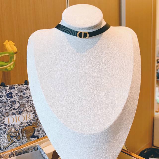 No. Dxl0076 Dior, black collar, black rope and ribbon, letter necklace and brace