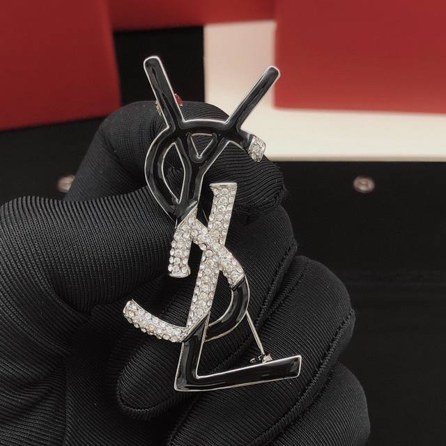 No. Yxz0024 Yves Saint Laurent YSL letter brooch black oil drop diamond Exquisit