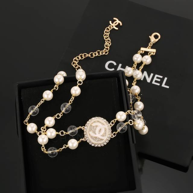 Chanel pearl necklace, high-end quality, same material as the counter, exquisite