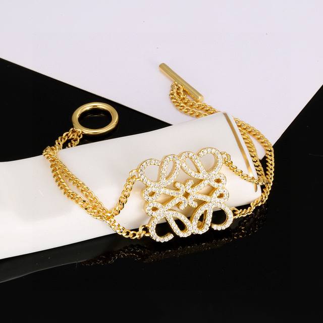 The popular Loewe design is really amazing and very artistic! Its logo is the mo