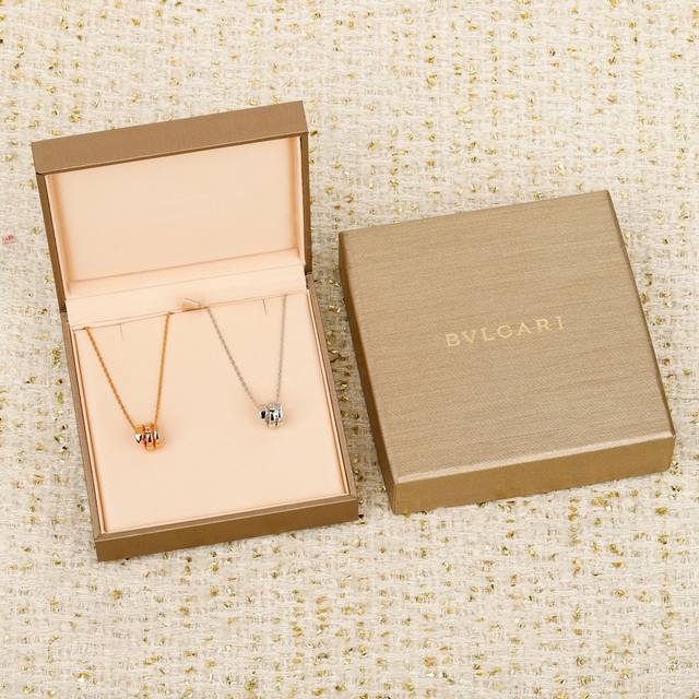 We produce a double-circle snake necklace without diamonds. It can be customized