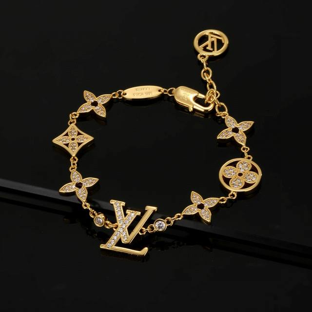 Heavy craftsmanship, Louis Vuitton letter bracelet inherits exquisite craftsmans