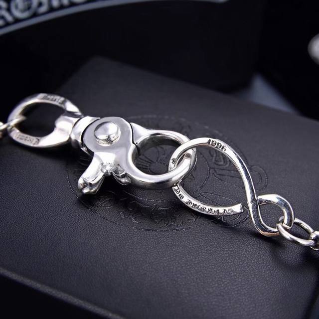 Hot sale all the time! A must-have for fashionistas! Chrome Hearts cross waist n