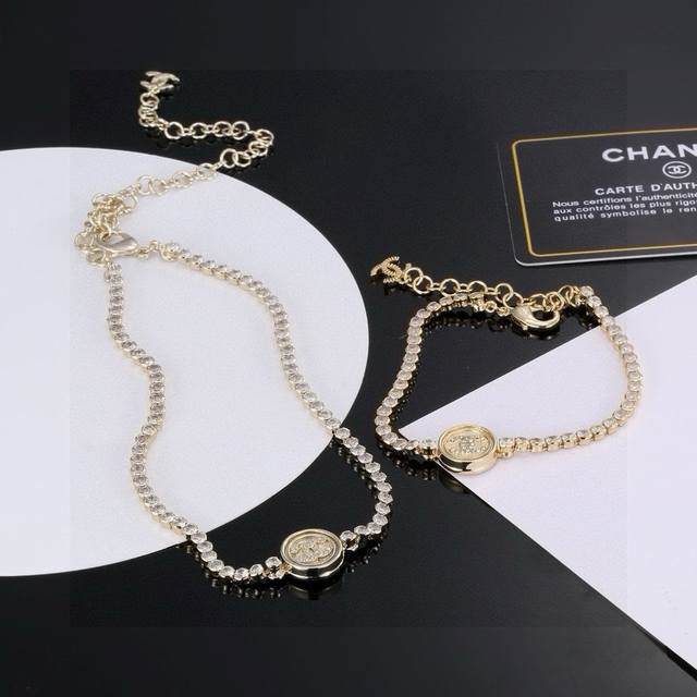 Ch Nel New Crystal Necklace Bracelet Double C with a round shape in light gold,