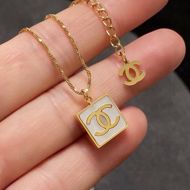 Xiaohongshu hot-selling recommendation Chanel's latest double C small square mot