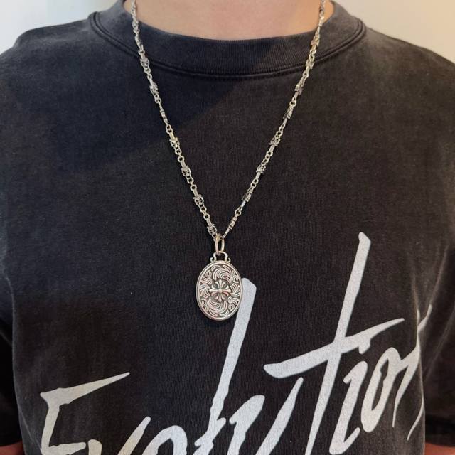 New counter quality Chrome Hearts classic retro sword necklace, oval Kuai flower