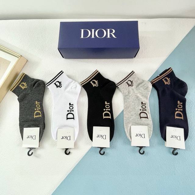 comes with packaging, one box contains five pairs of Dior Dior Ins super popula