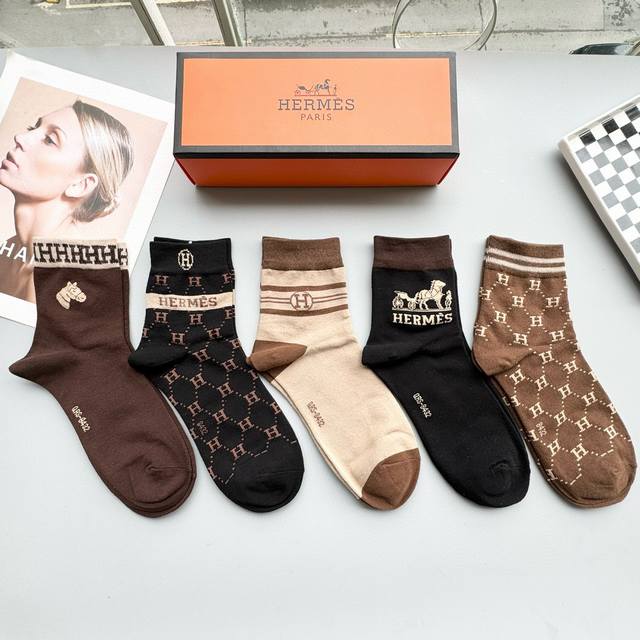 comes with packaging, one box contains five pairs of Herm