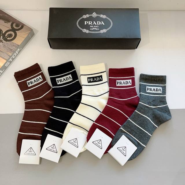 comes with packaging, 5 pairs per box Prada's new high-end mid-tube pure cotton