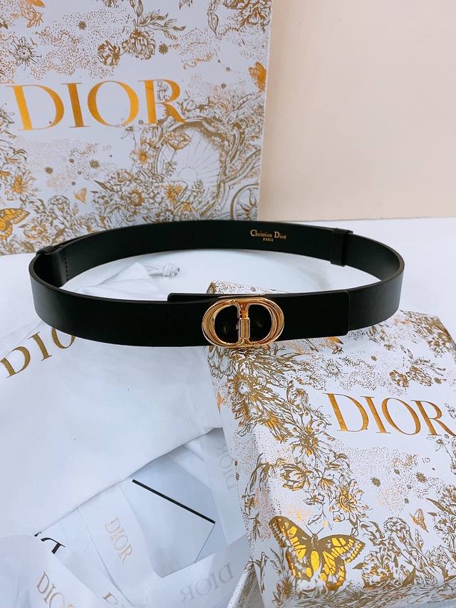 Dior Montaigne Cd Buckle Christian Dior Paris logo on the inside Slide at the ba