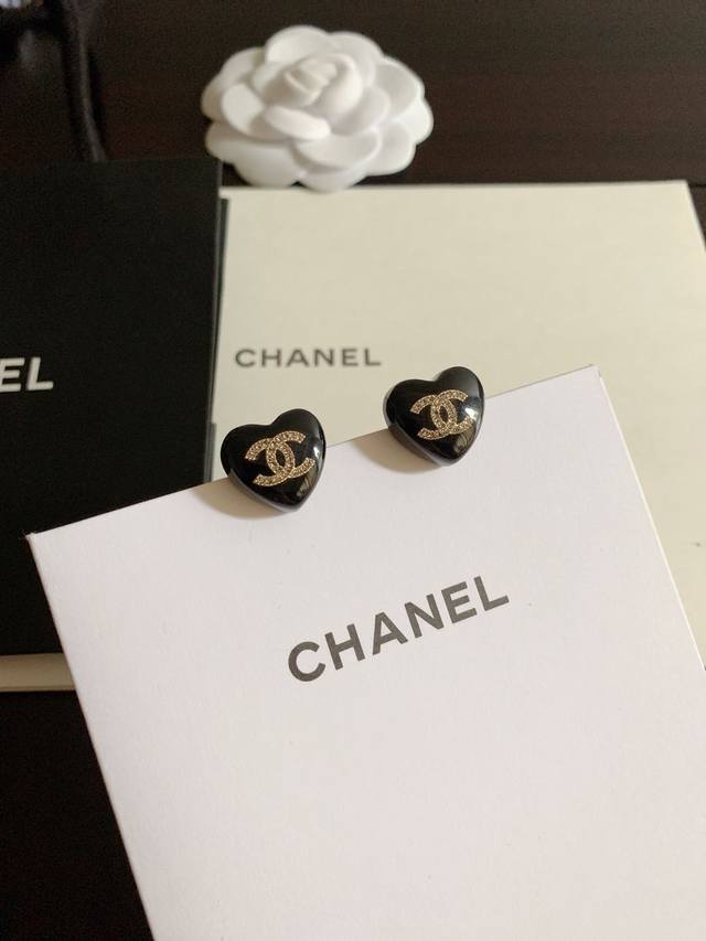 Ch*Nel New love earrings consistent Zp material DDD