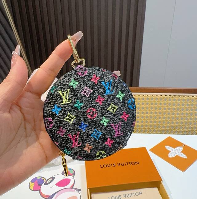 Louis Vuitton monogram bag pendant, small coin purse. Lv bag pendant keychain, e