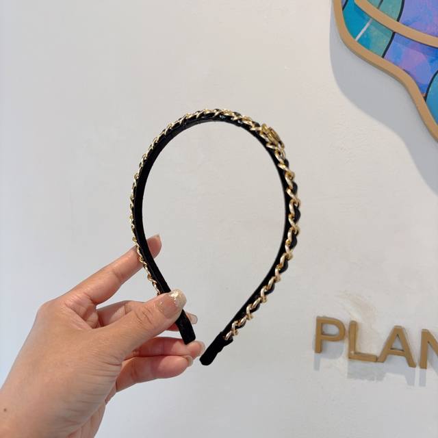 with packaging Chanel Chanel's new exquisite chain headband, retro popular head