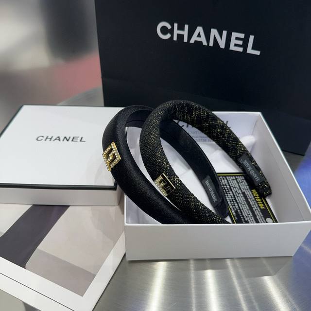 with packaging boxFendi Fendi's new F headband, elegant and beautiful, simple a