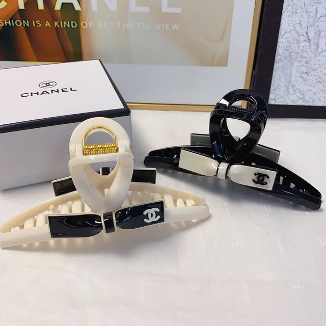 Chanel Xiaoxiang Chanel grab clip Acetate bow grab clip temperament versatile da