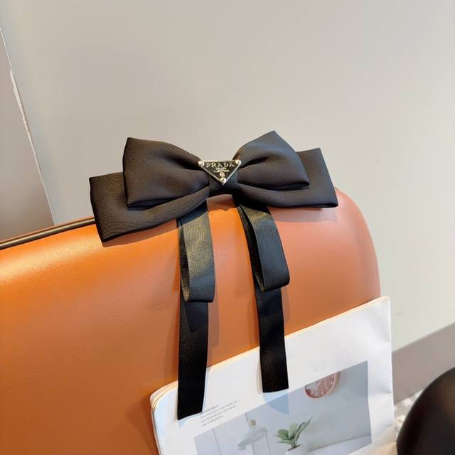with packaging Prada Prada star style bow hairpin triangle label slingshot clip