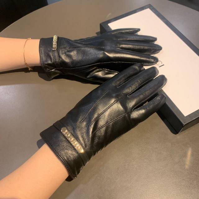 2025 New exclusive first touch screen gloves Gucci Gucci's new high-end sheepski