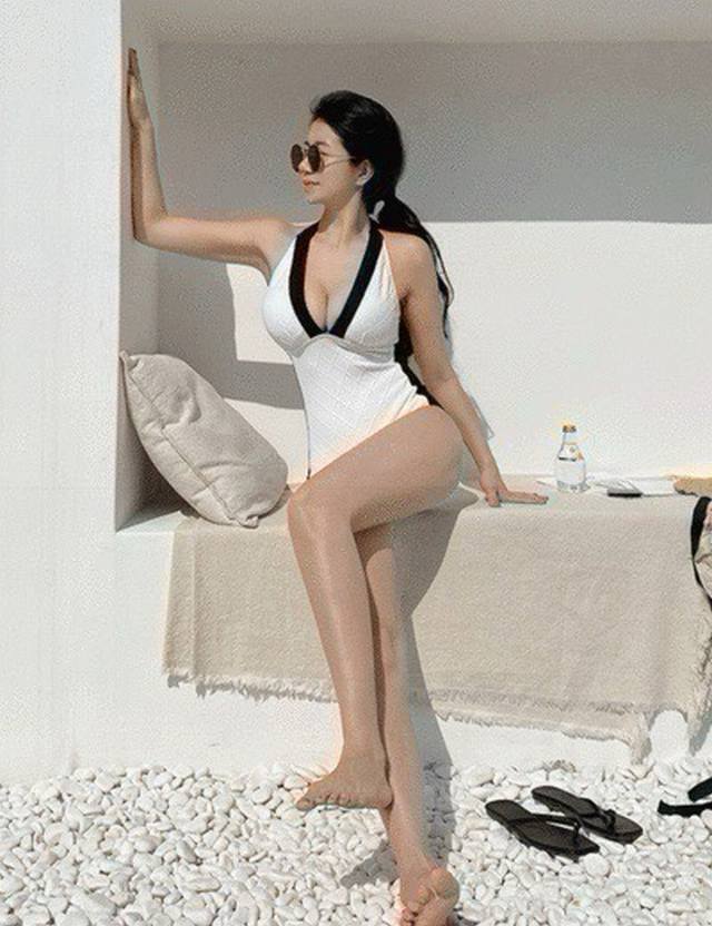 Chanel Chanel's new swimsuit bikini shows off your S-shaped figure, a must-have