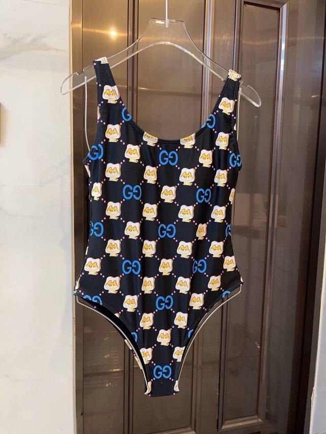 Gucci's new one-piece swimsuit is suitable for a variety of scenarios
