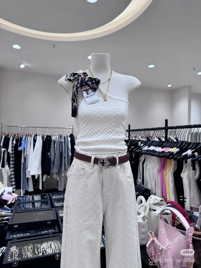 Lv oblique shoulder knitted vest DDD