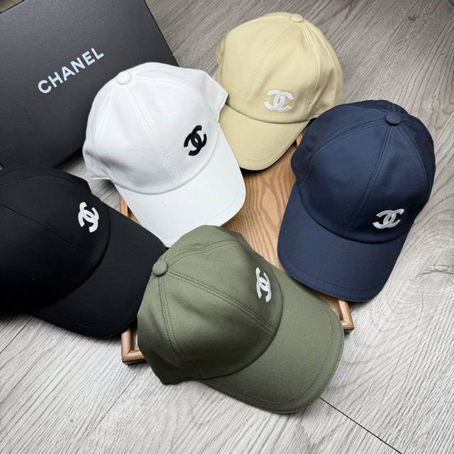 Special offer. C. Chanel 2025 new double-sided cap! Continuing Chanel's consiste