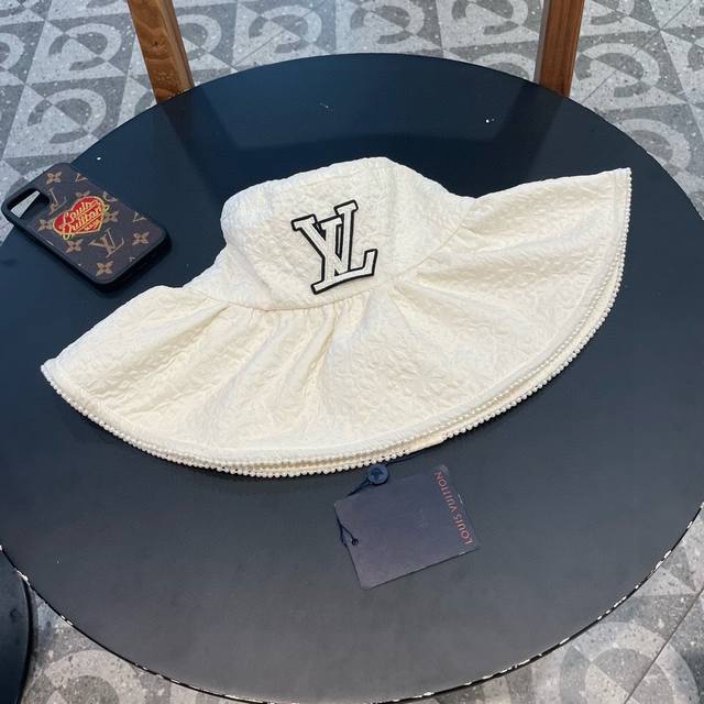 Louis Vuitton Lv fashion net red pearl lace fisherman hat small fragrance style