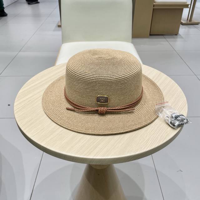 Celine new sun hat, flat top hat, made of fine grass, head circumference 57Cm DD