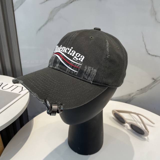 New Balencia*A Balenciaga new baseball cap In stock, shipped immediately. Simpl
