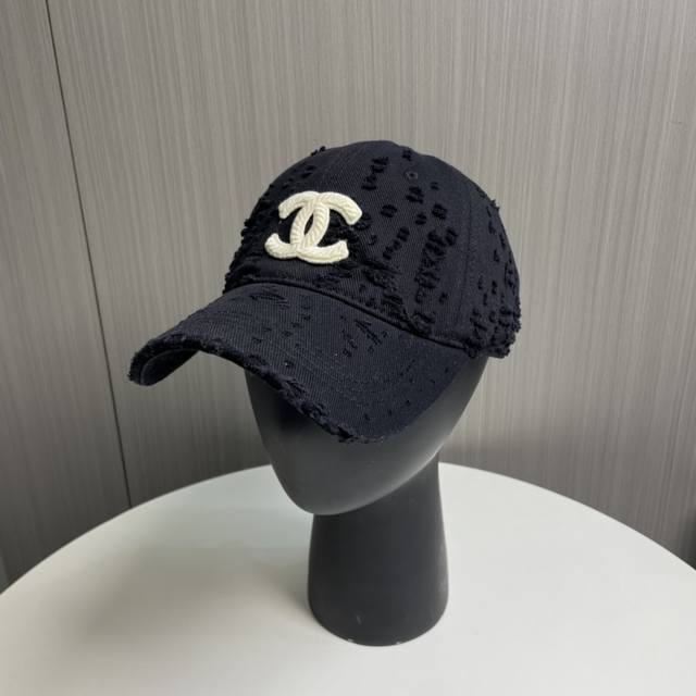 Chanel 25 new baseball cap, classic and simple logo, fashionable and casual des