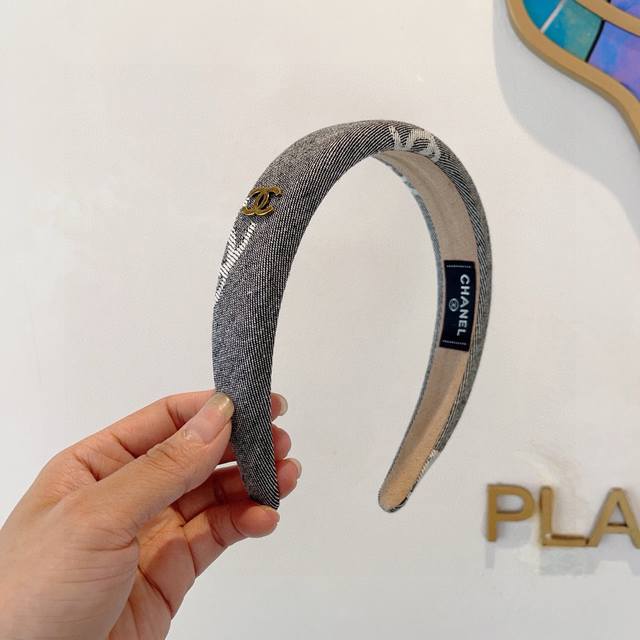 with packaging Chanel Chanel's latest small headband, Chanel headband, retro he