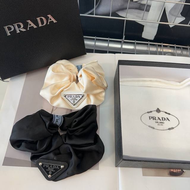 with packaging boxPrada triangle logo hairband, classic and fashionable, very e