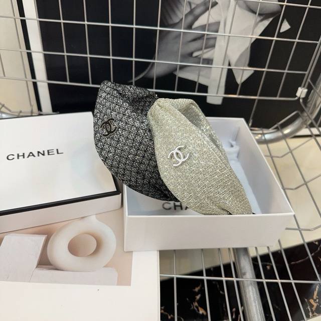 with boxChanel's latest headband. Simple and practical, fashionable and trendy!