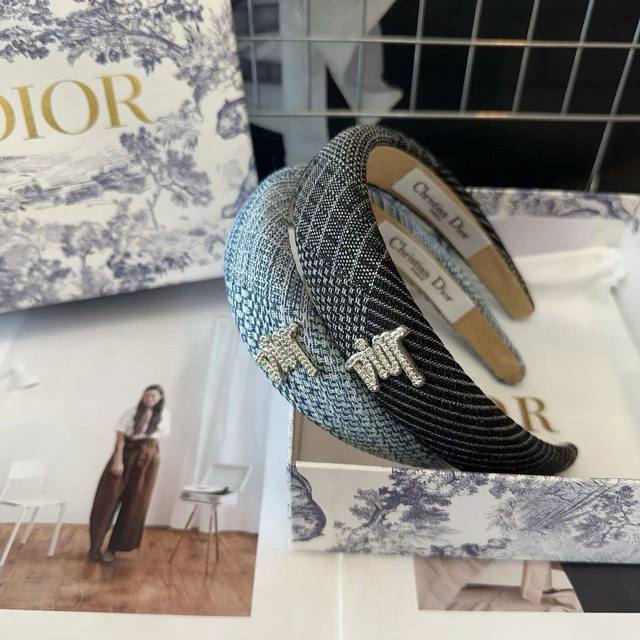 with packaging boxDior's new D-style headband, fresh summer series, fashionable