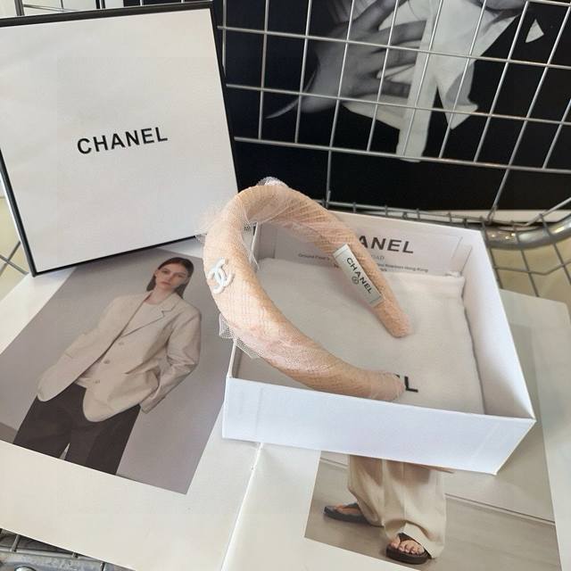 with packaging boxChanel's latest small headband, simple and practical, fashion