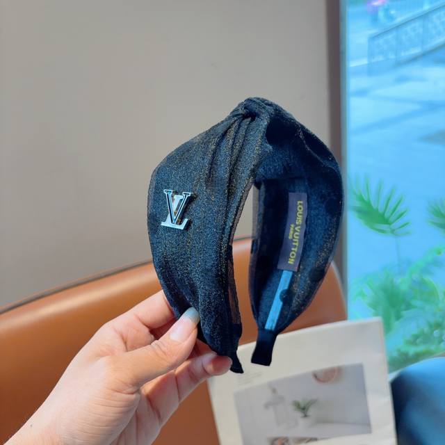 with packaging Lv Louis Vuitton's new polka dot trendy headband, retro temperam