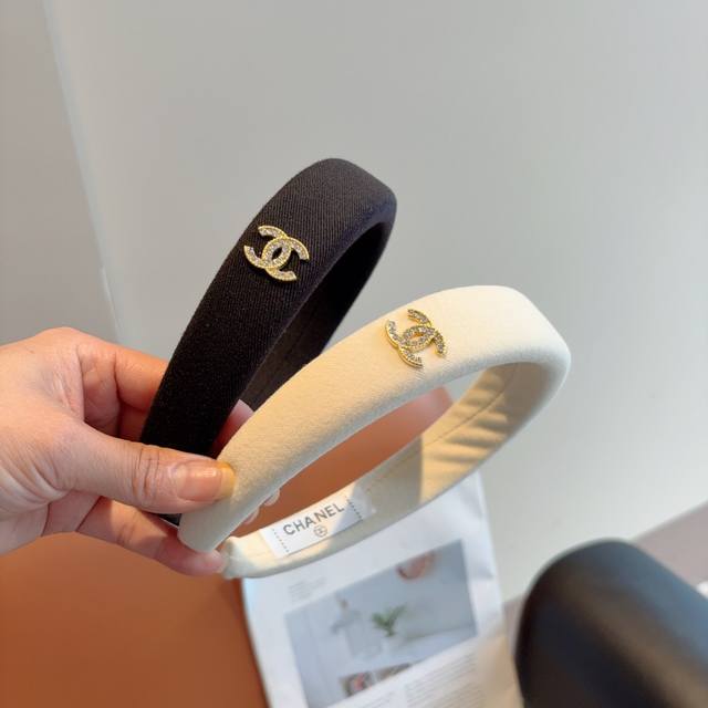 with packaging Chanel Chanel's new exquisite sponge headband, retro headband, p